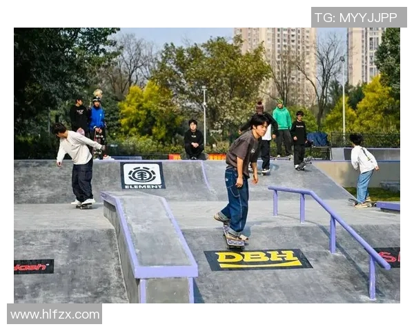 重庆滑板队的盯防战术解析与实战应用探讨