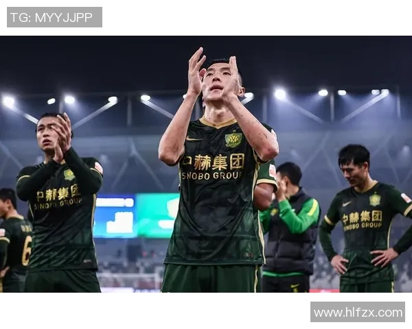 北京国安与上海东亚激战正酣谁将赢得这场中超巅峰对决